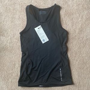 Second skin compression tank w/ no slip lining